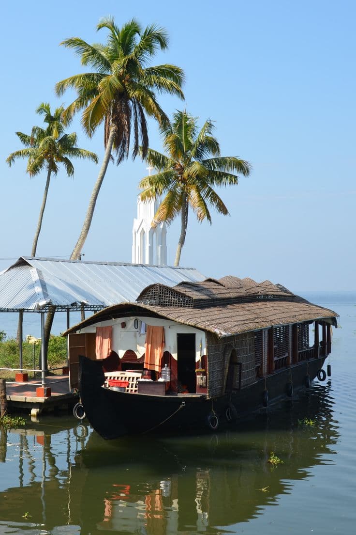 Kuttanad backwaters, Kerala — Kerala: Backwaters to Blue Horizons